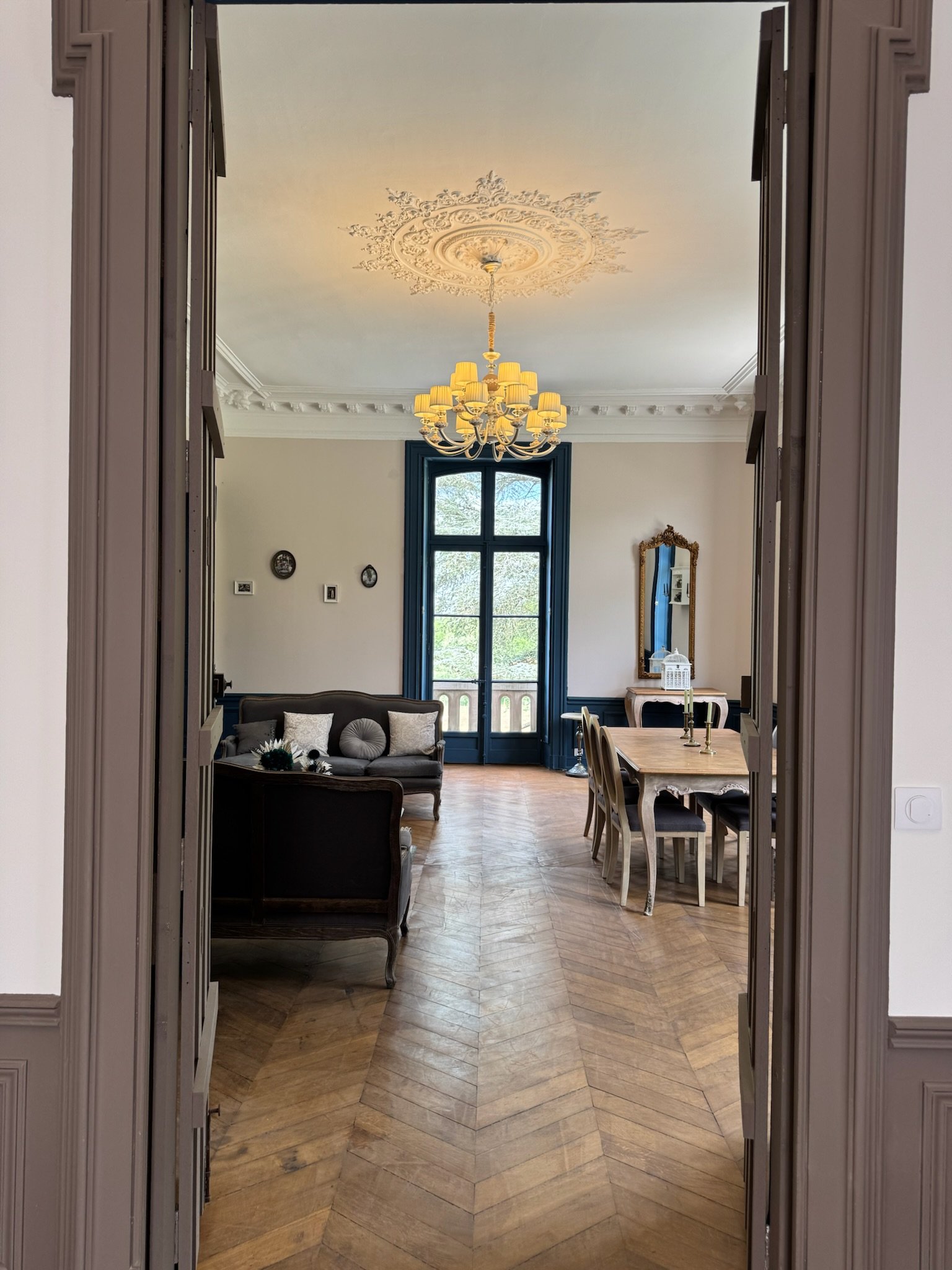 Bridal suite opening onto the boudoir